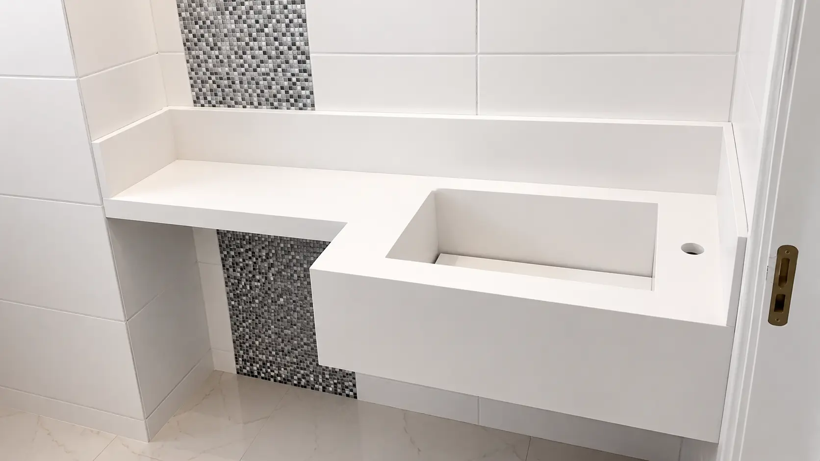 Banheiro Social em Mármore Branco — Amazonita Mármores