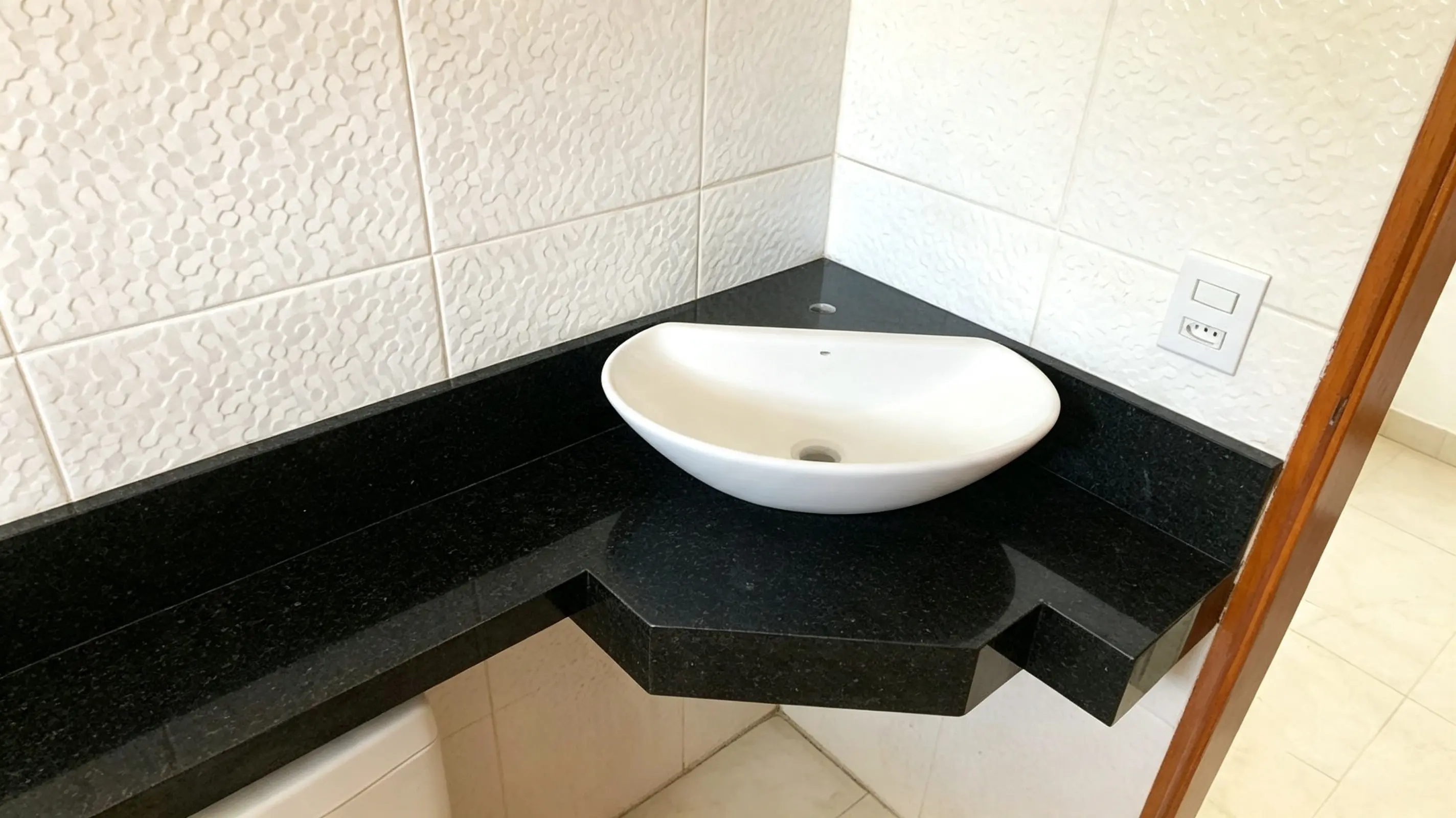 Lavabo em Mármore Crema Marfil — Amazonita Mármores