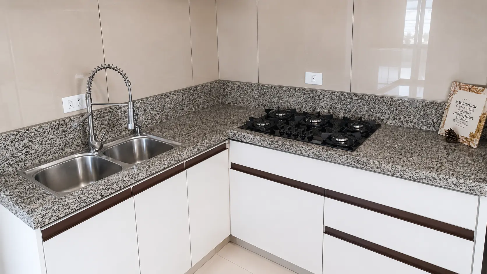 Cozinha Moderna em mármore e granito — Amazonita Mármores