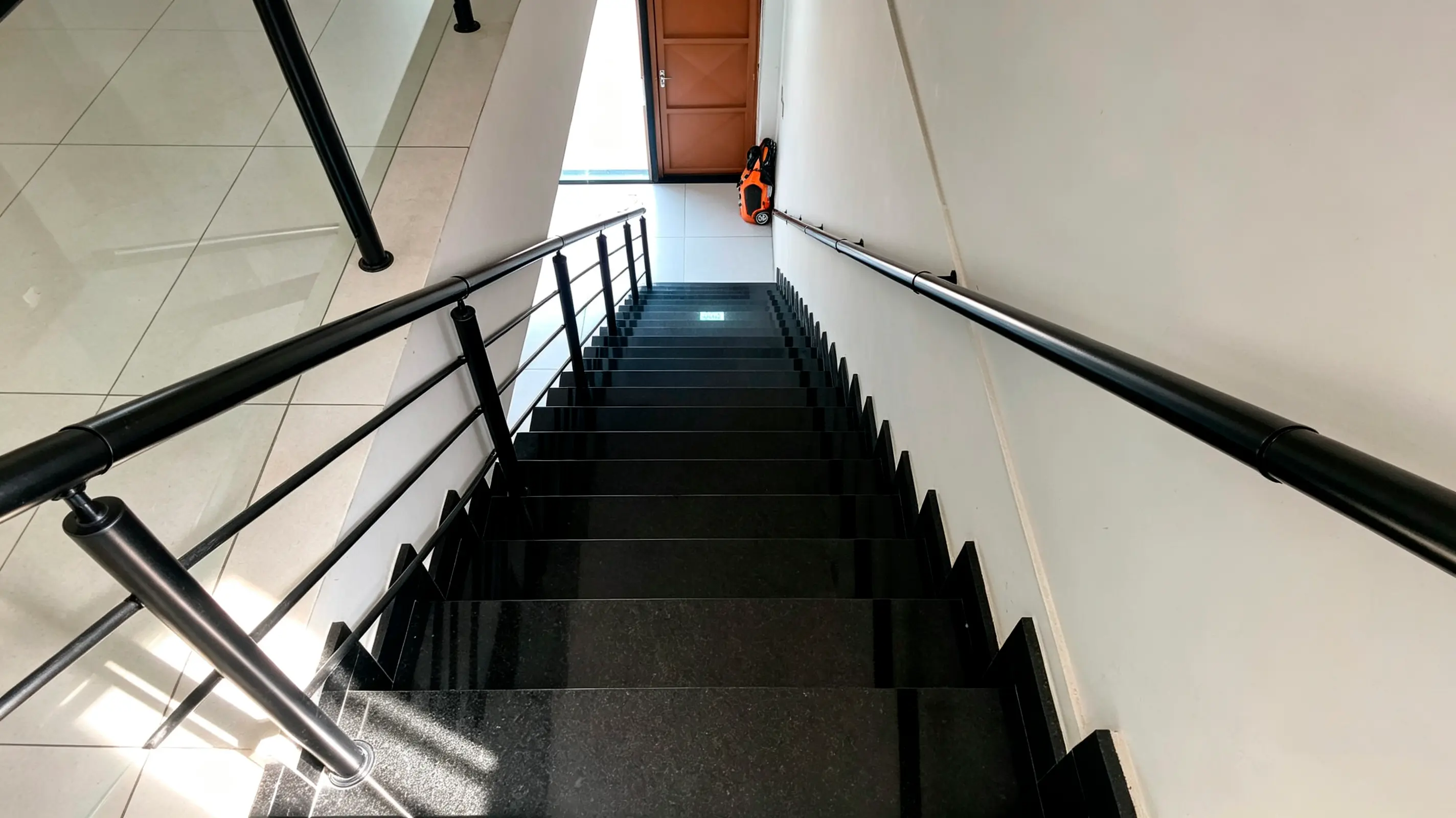 Escada em Mármore e Granito — Projeto 01
