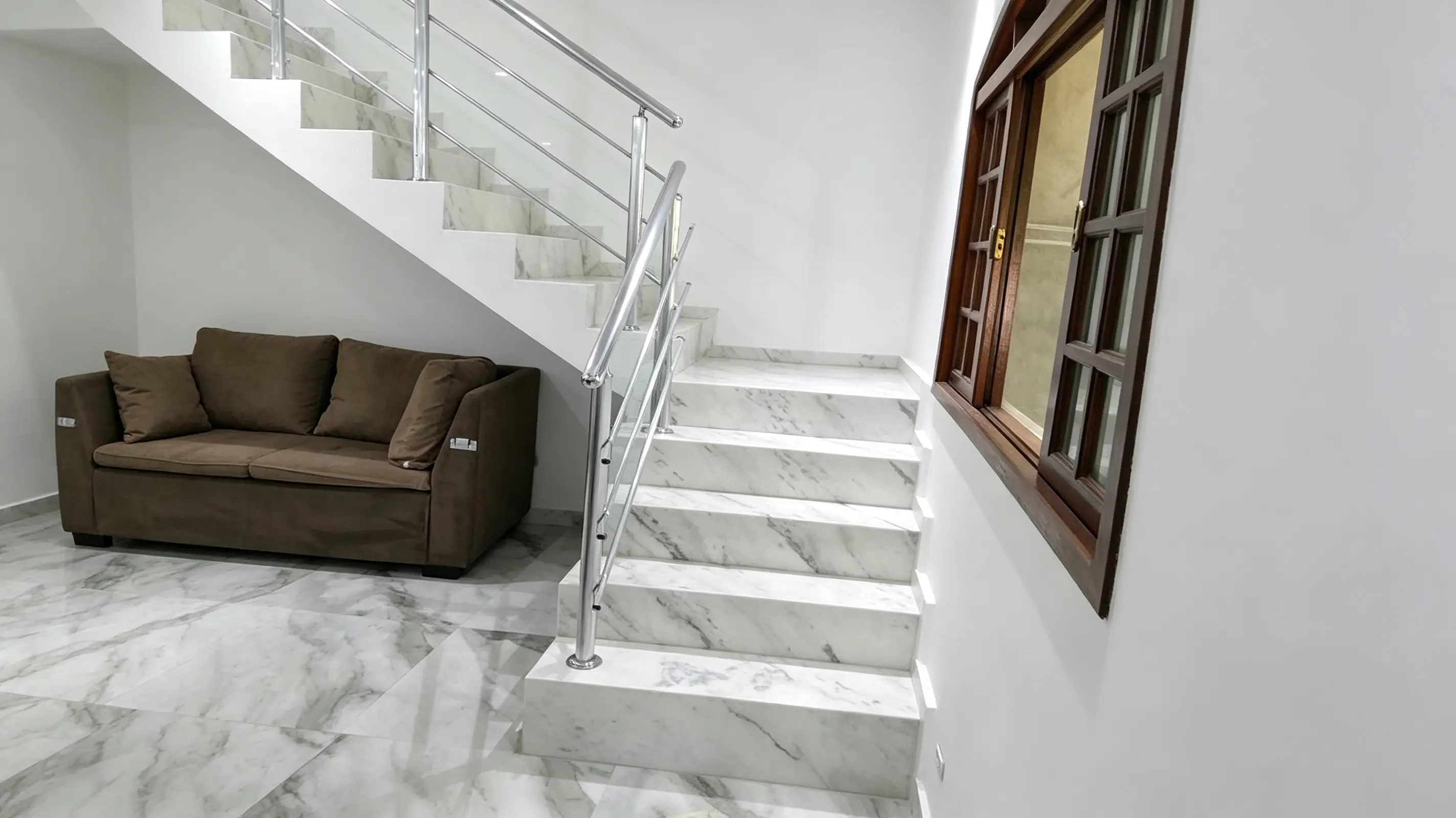 Escada em Mármore e Granito — Projeto 02